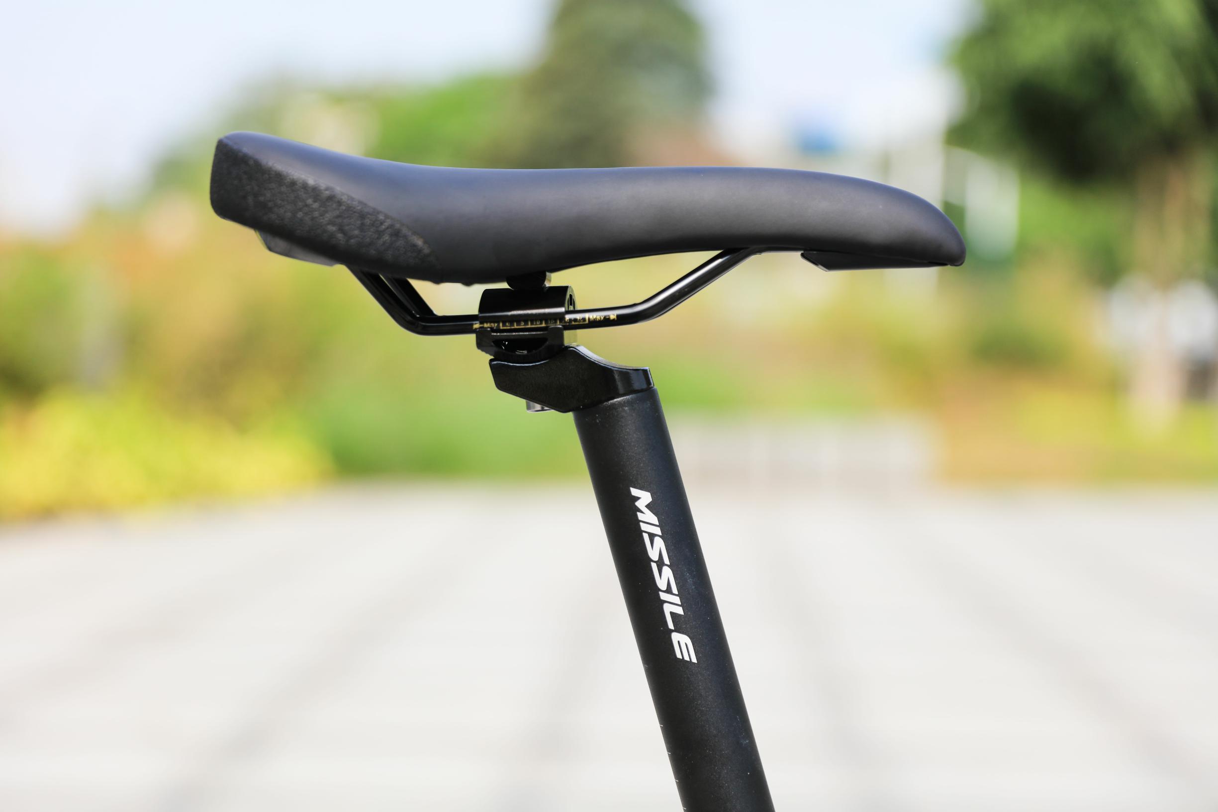 27.5 Inches Mountain Bike with Hydraulic Disc Braking System and Lightweight Design