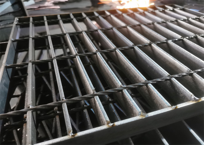 Workshop Platform Steel Grating Plate 8mm Thick Skid Proof Electro Galvanizing