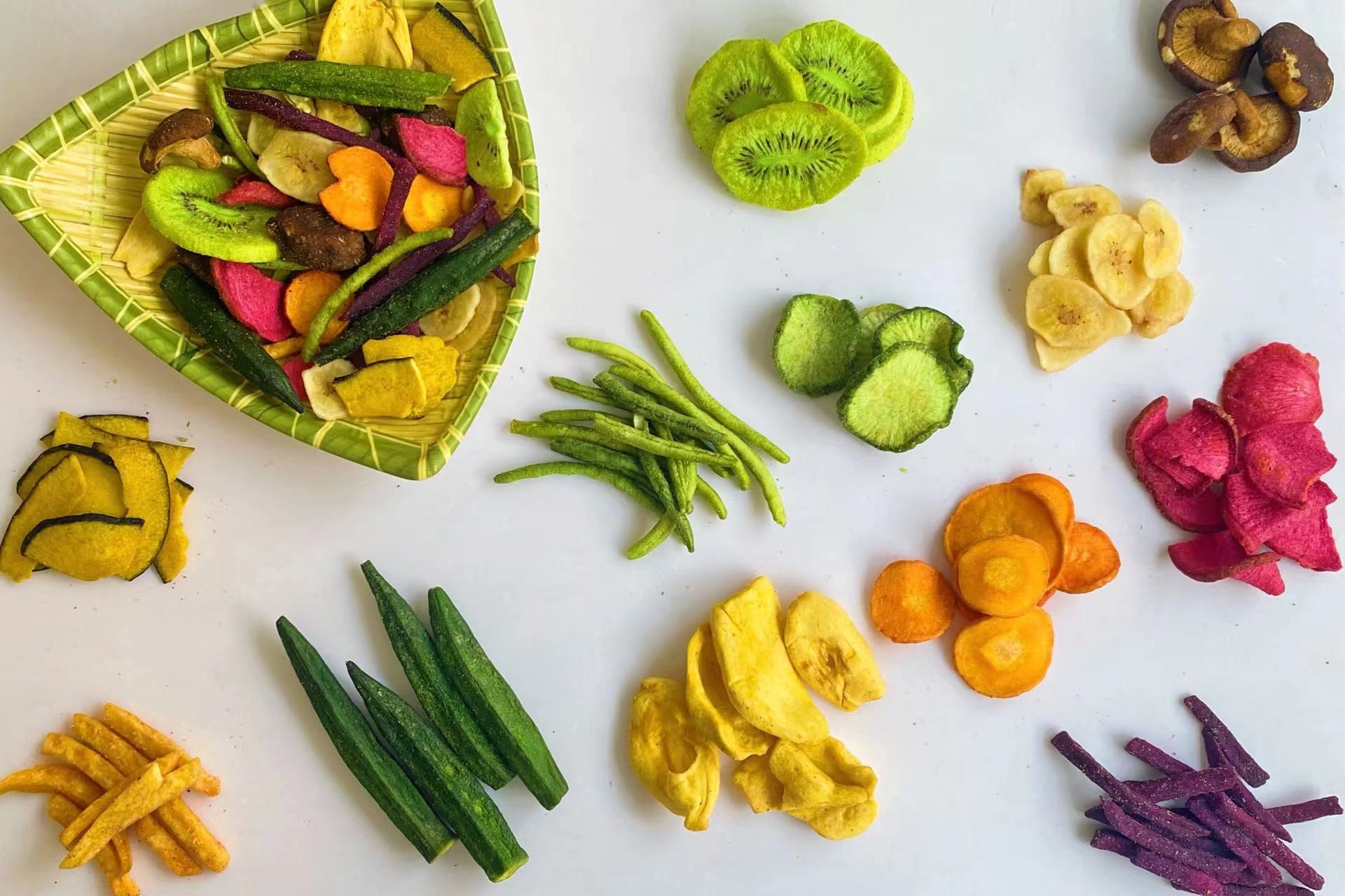 Healthy Organic Snacks Vacuum Fried Fruits and Vegetables Slices Crispy Apple Chips
