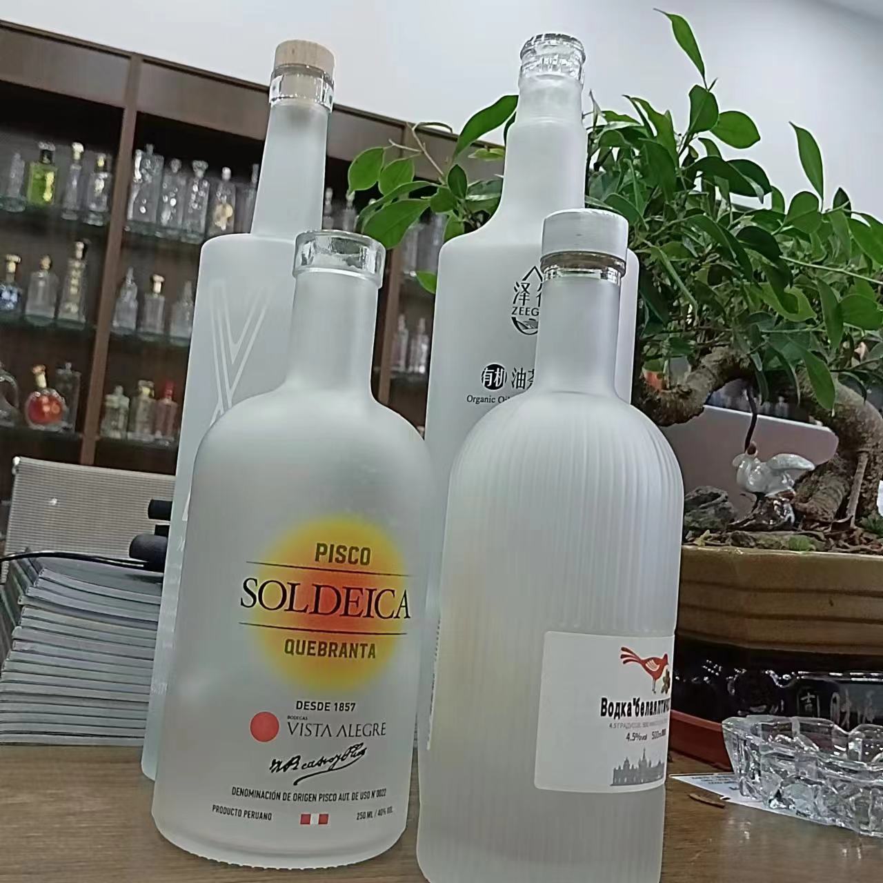 Extra Flint Frosted Vodka 700ml 750ml 1000ml Glass Bottle Rubber Stopper Sealing Type
