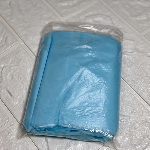 Safe and Affordable Disposable Plastic CPE Gowns With Thumb Loops
