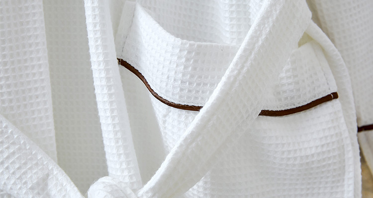 White Hotel Spa Robes 100% Cotton Waffle Bathrobe Hotel Yarn Dyed Oem Service