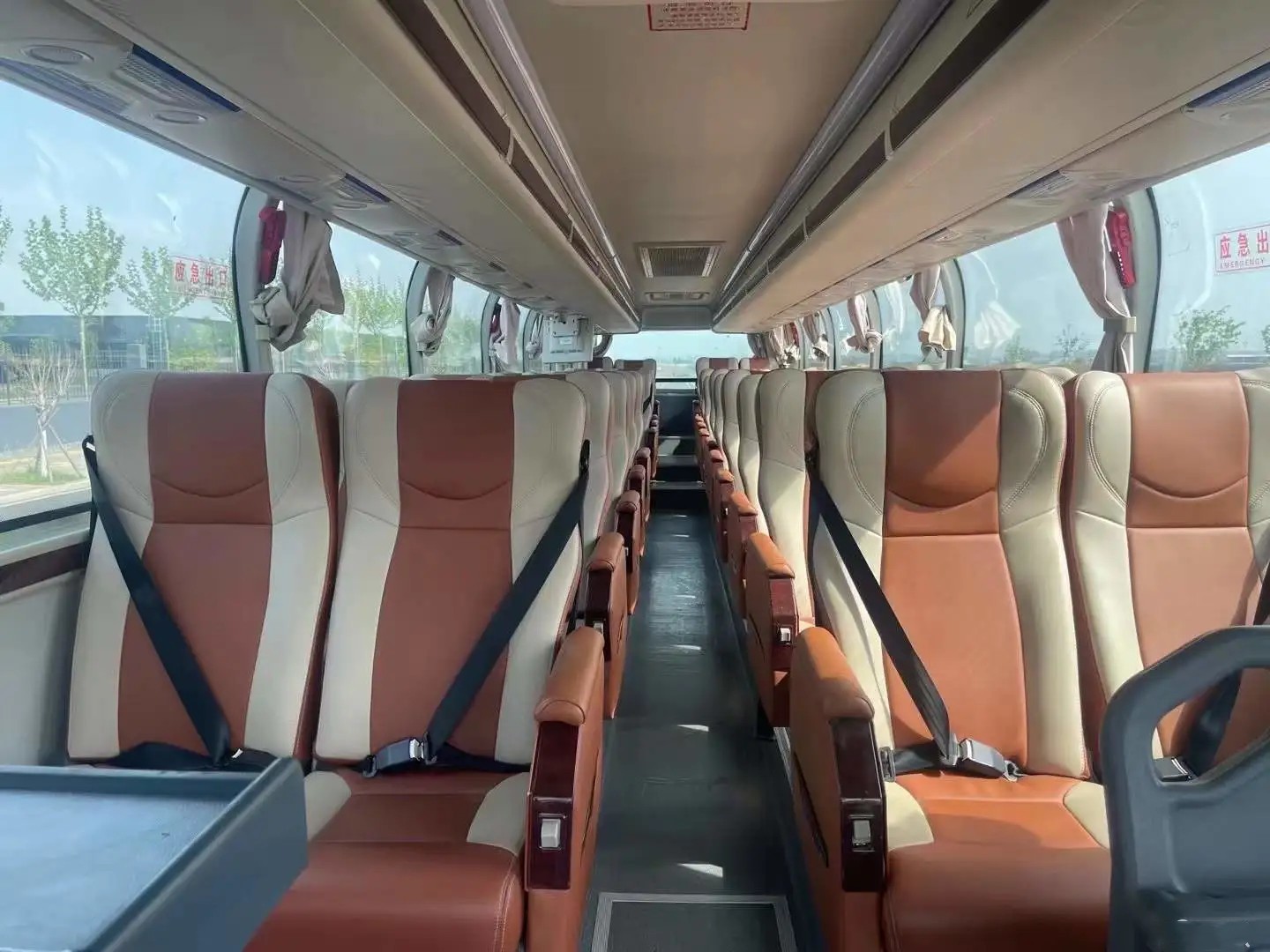 Used Commercial Bus 39 Seats Weichai Engine 336hp Golden Color Middle Passenger Door 12 Meters Beifang Bus BFC6120