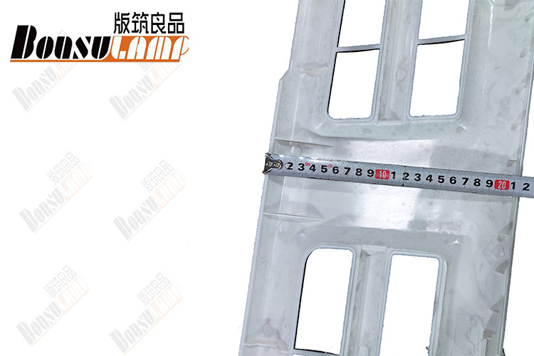 Isuzu Auto Parts NPR05 Grille 8-97582414-* With OEM 8-97582414-*