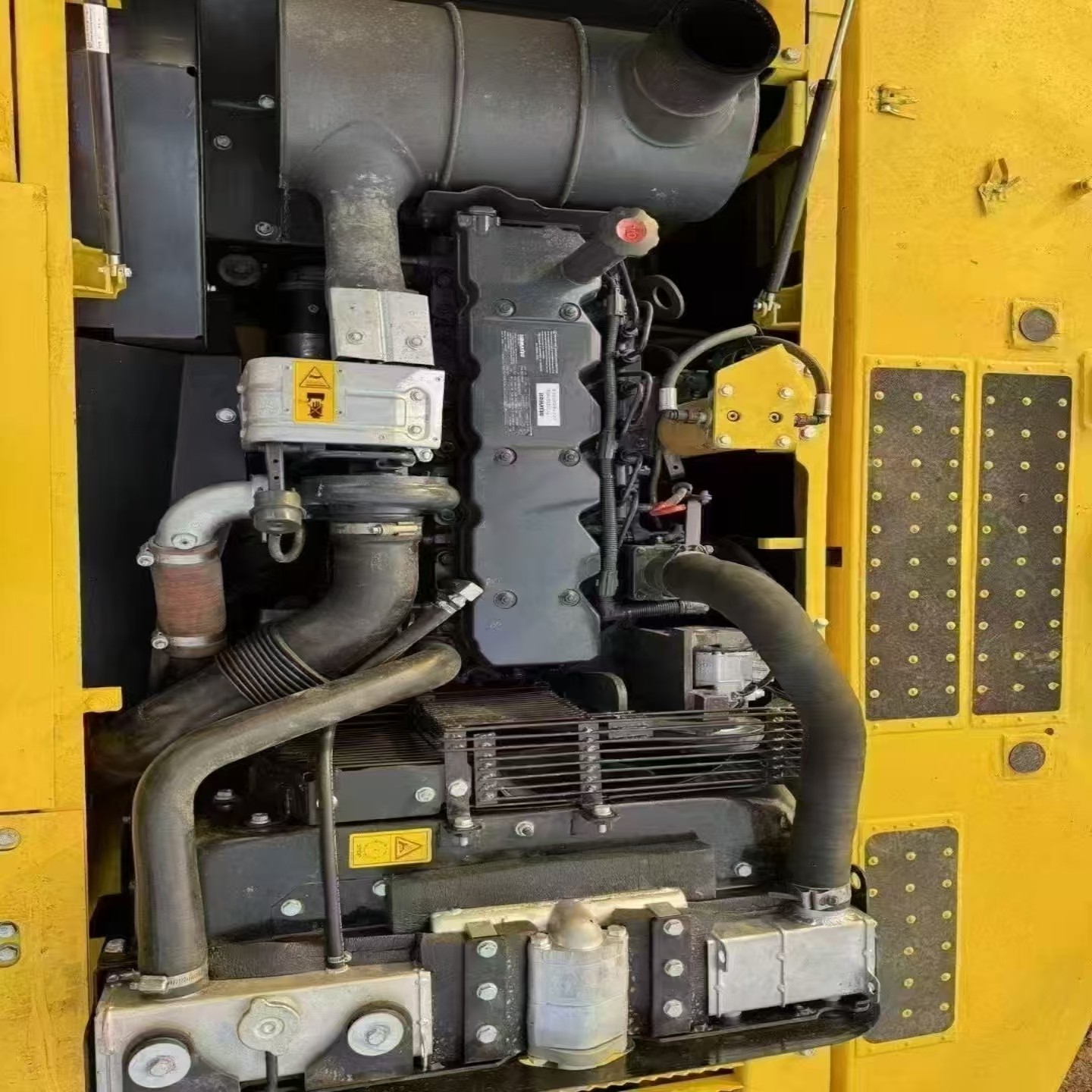 Secondhand Komatsu Excavator PC240 Used 24ton Medium Type Crawler Digger