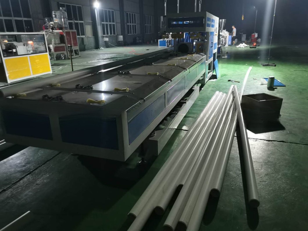 UPVC Drainage Pipe Production Line with Online Socketing Machine