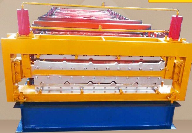 8T Floor Deck Roll Forming Machine 45# Steel With Quenching 60mm Shaft Chain Drive