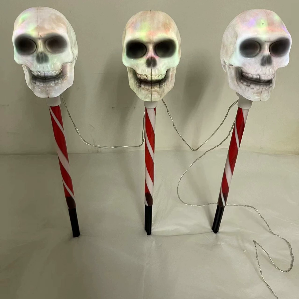 Red and white skull-shaped waterproof battery box socket lamp, one socket with