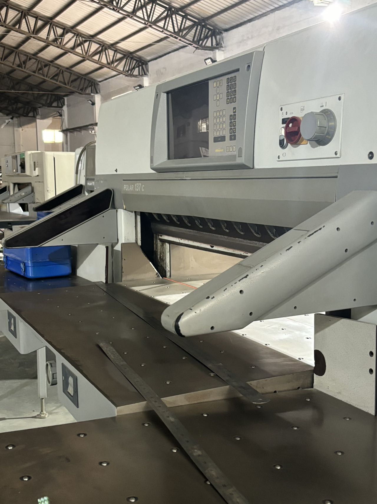 Polar 137C The Ultimate Paper Guillotine for High Productivity in the Paper Industry