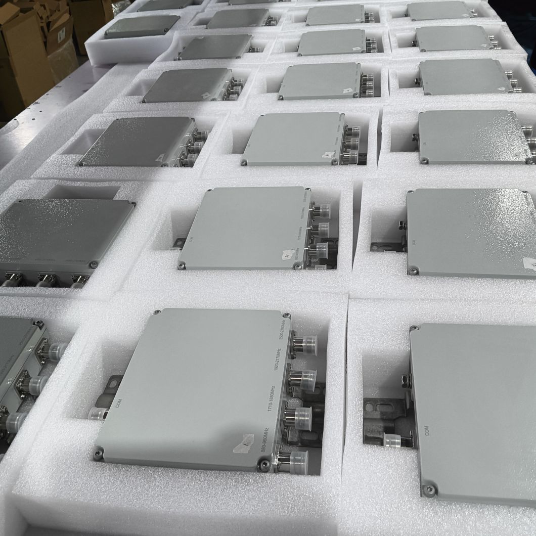 1710-2170MHz 2300-2690MHz 5-Way Multiplexer RF Quad-Band Combiner 4X1 Hybrid Combiner