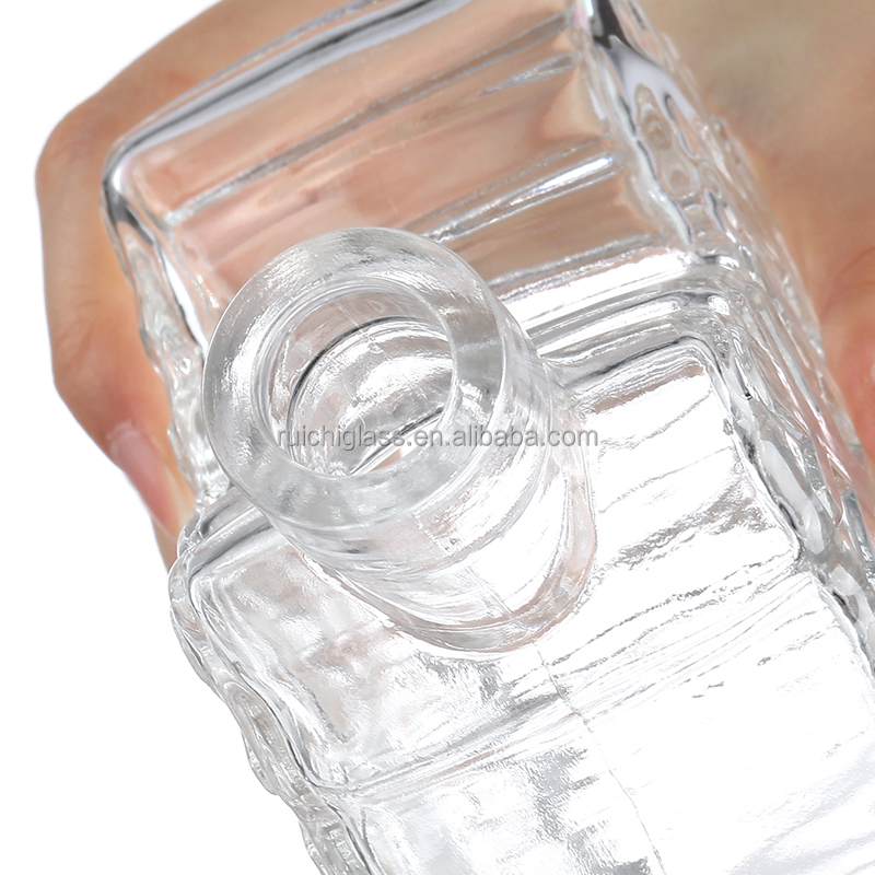 Super Flint Glass Luxury Unique Shaped 500ml 750ml Wine Glass Bottle with Cork