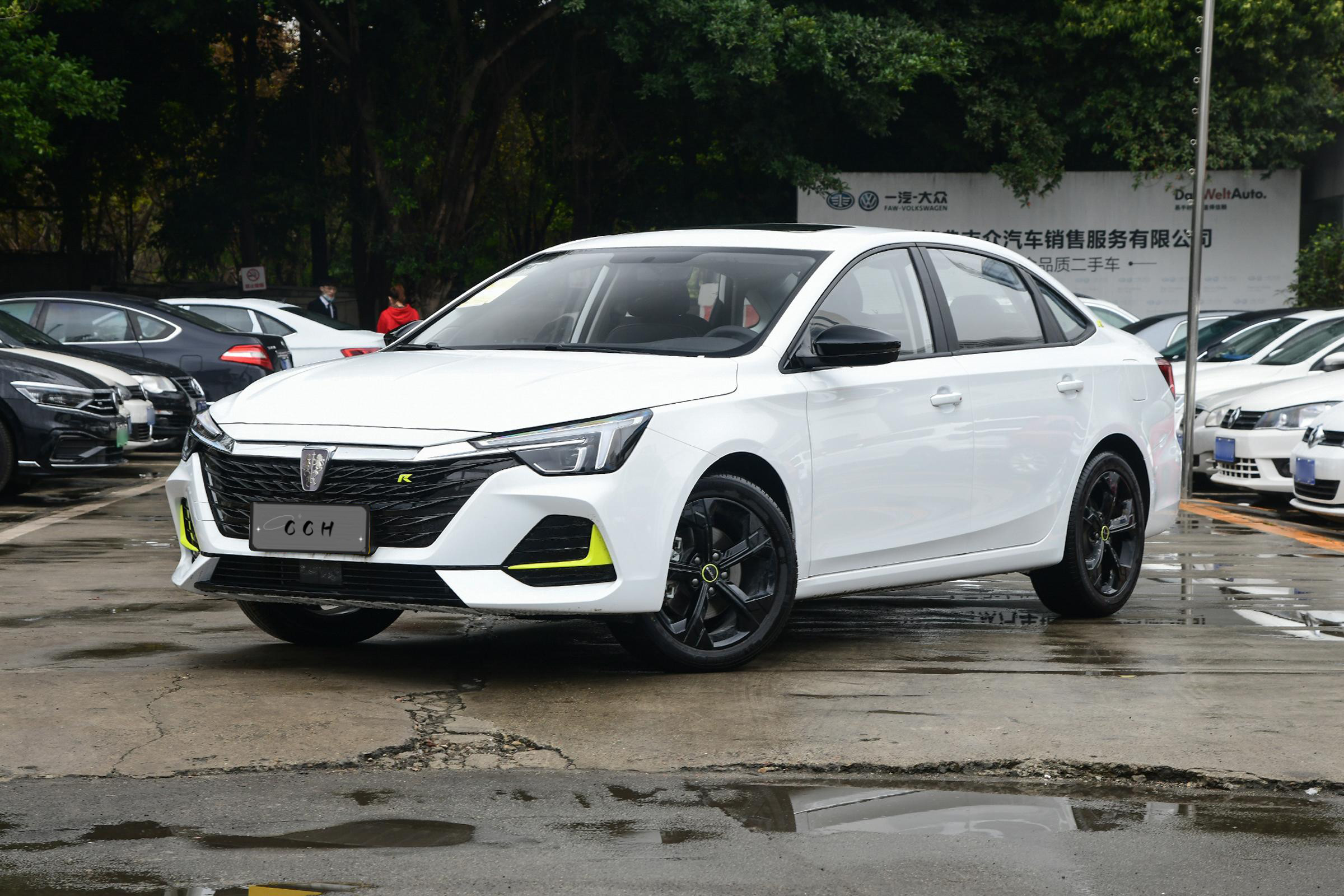 Roewe i6 MAX distinctive automatic convenient 4-doors car high-quality vehicle 2023