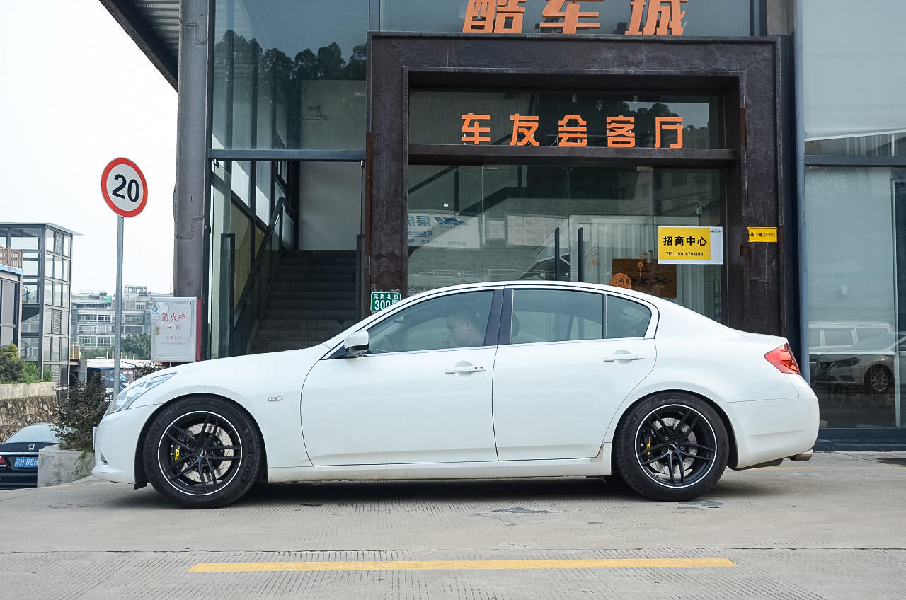 Big Brake Kit 355*32mm Rotor For Infiniti G37 Front 4piston Caliper With 345*28mm Rotor For Rear 18 Inch Wheel