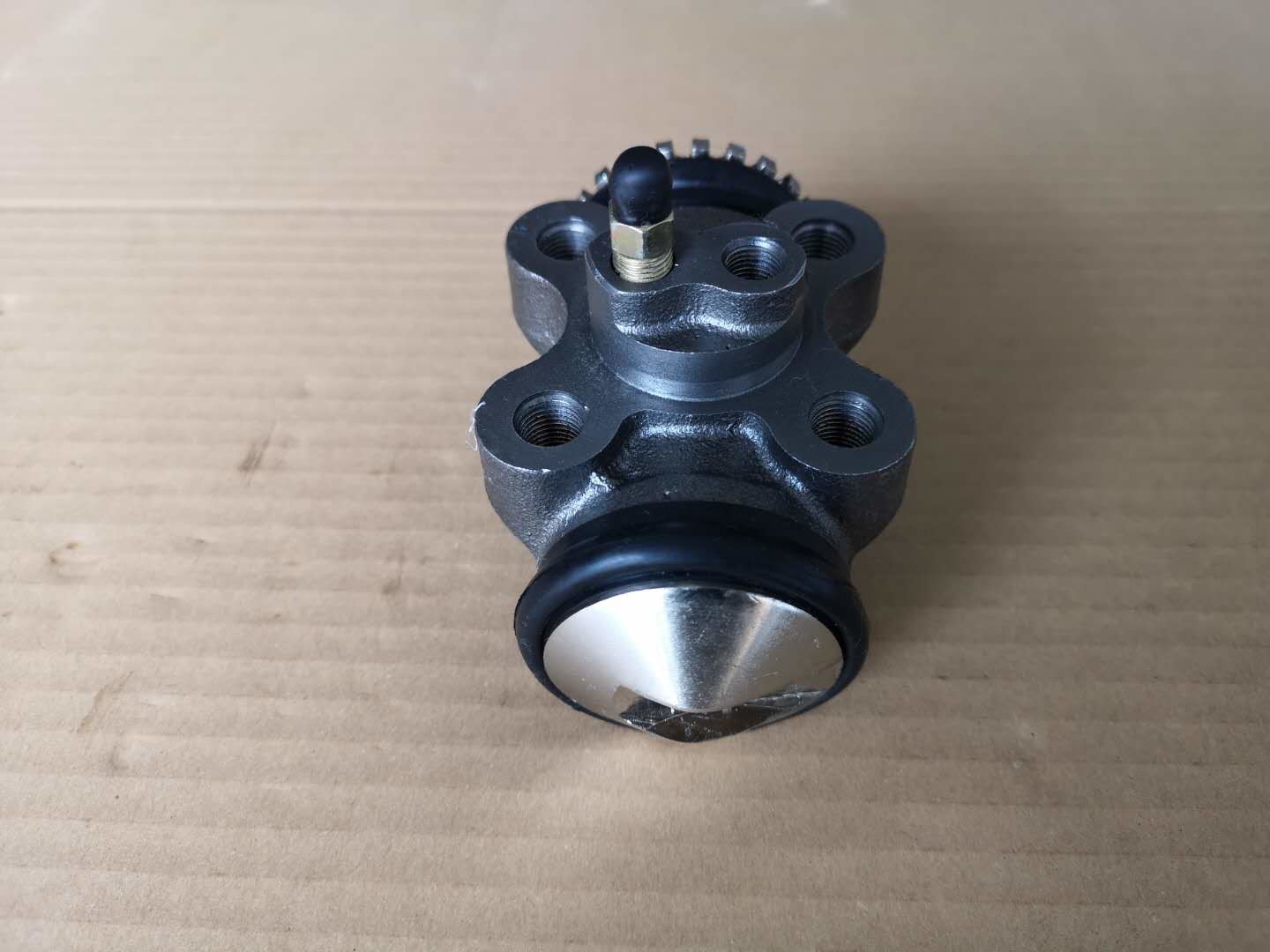 FSR113 FSR FRR Rear Wheel Brake Cylinder 1476009490 Left Side Rear Wheel Forward Cylinder