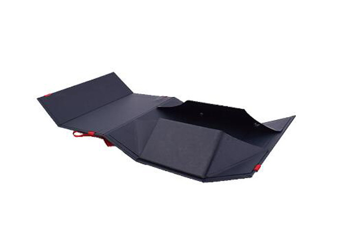 OEM / ODM Foldable Paper Box , Magnetic Closure Gift Box For Cosmetic