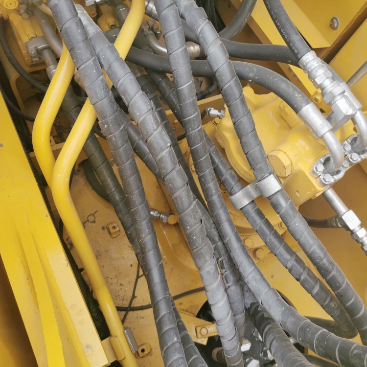 110KW Komatsu PC200 Excavator with 0.8m3 Bucket Capacity Used Construction Machinery