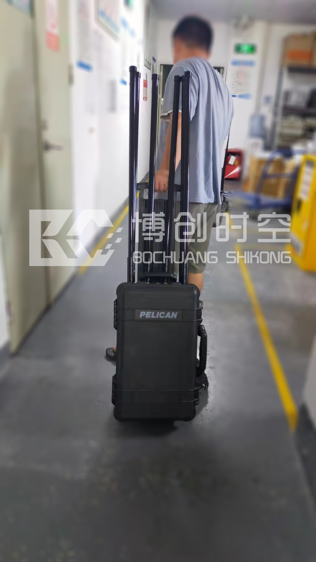 Pull rod box UAV driving equipment 433MHz / 915MHz / 1.2g/2.4g/5.8g multi band UAV jammer 500-1500m drives away UAV