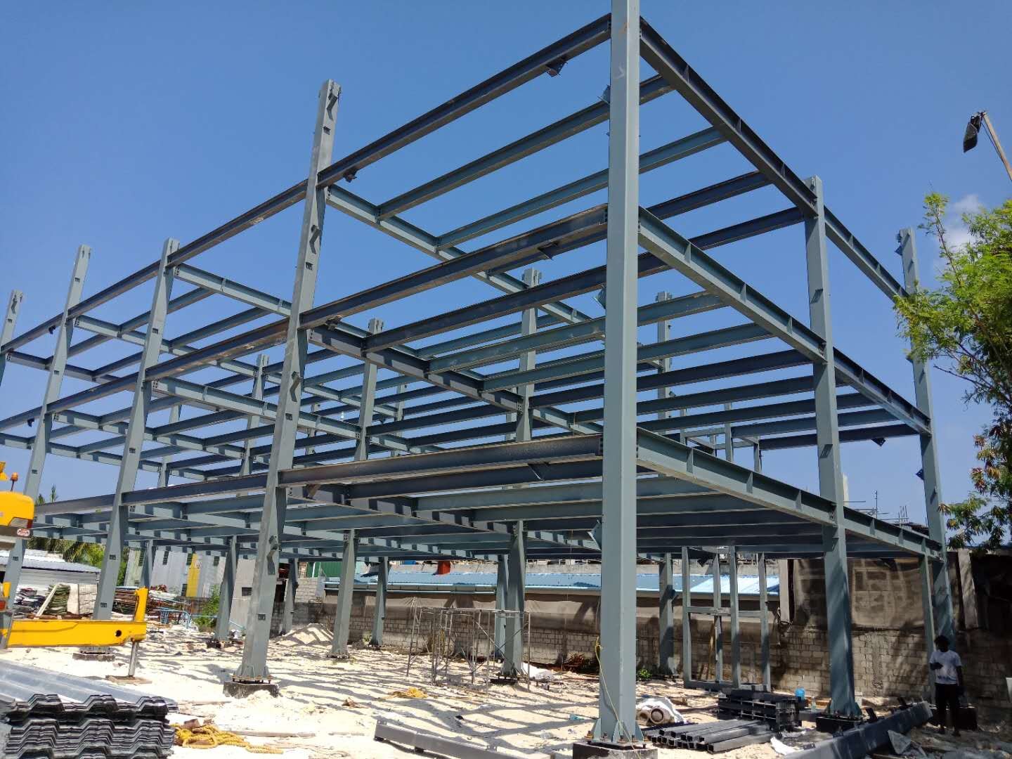 Supporting A Huge Multi-dimensional And Multi-story Steel Structure Automobile Garage