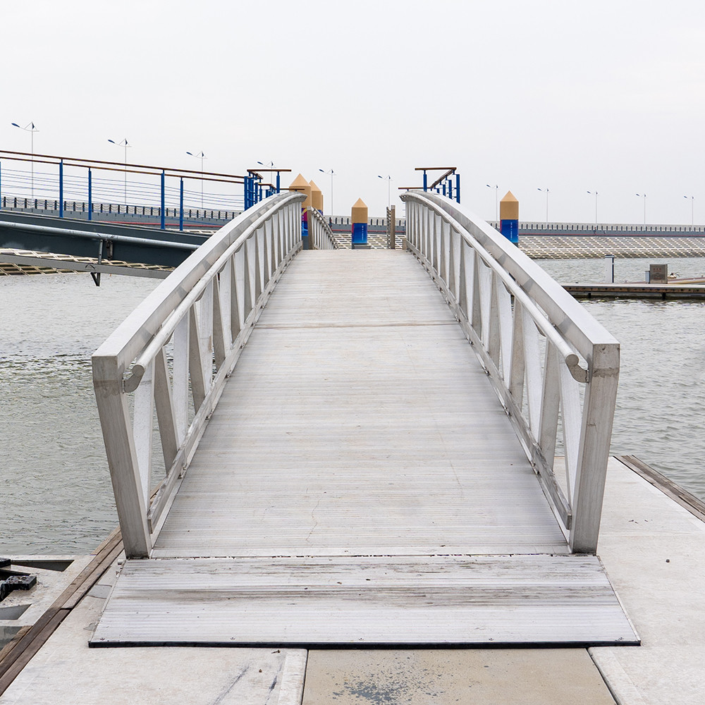 Marine Grade Floating Dock Aluminum Alloy 6061-T6 Gangways Ramps Floating Walkway For Marina Use