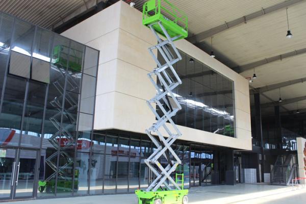 Aerial work 12m load capacity 320kg Self Propelled Electric scossir lift For