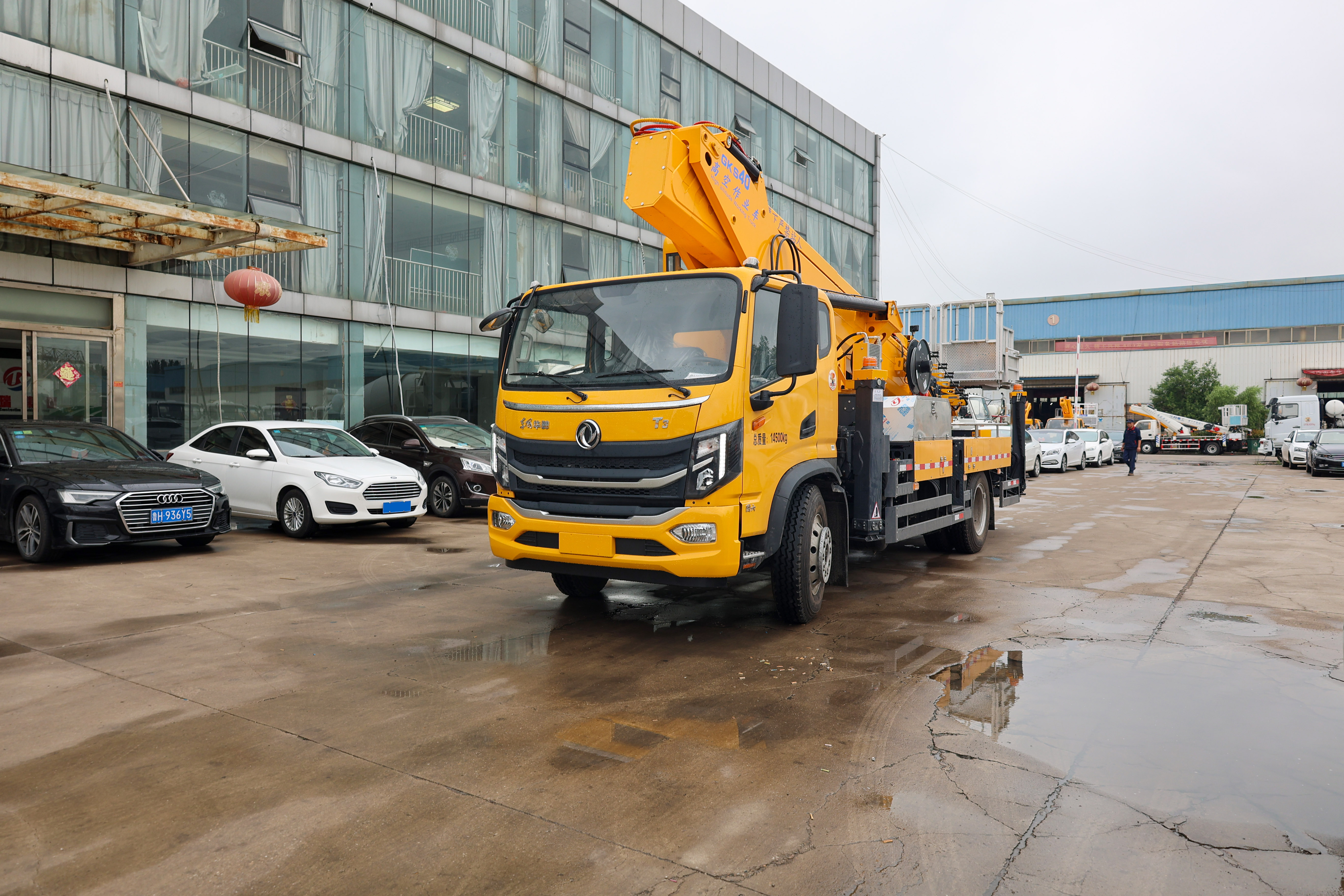 Hydraulic Bucket Lift Truck 40m Diesel aerial platform work vehicles for sale