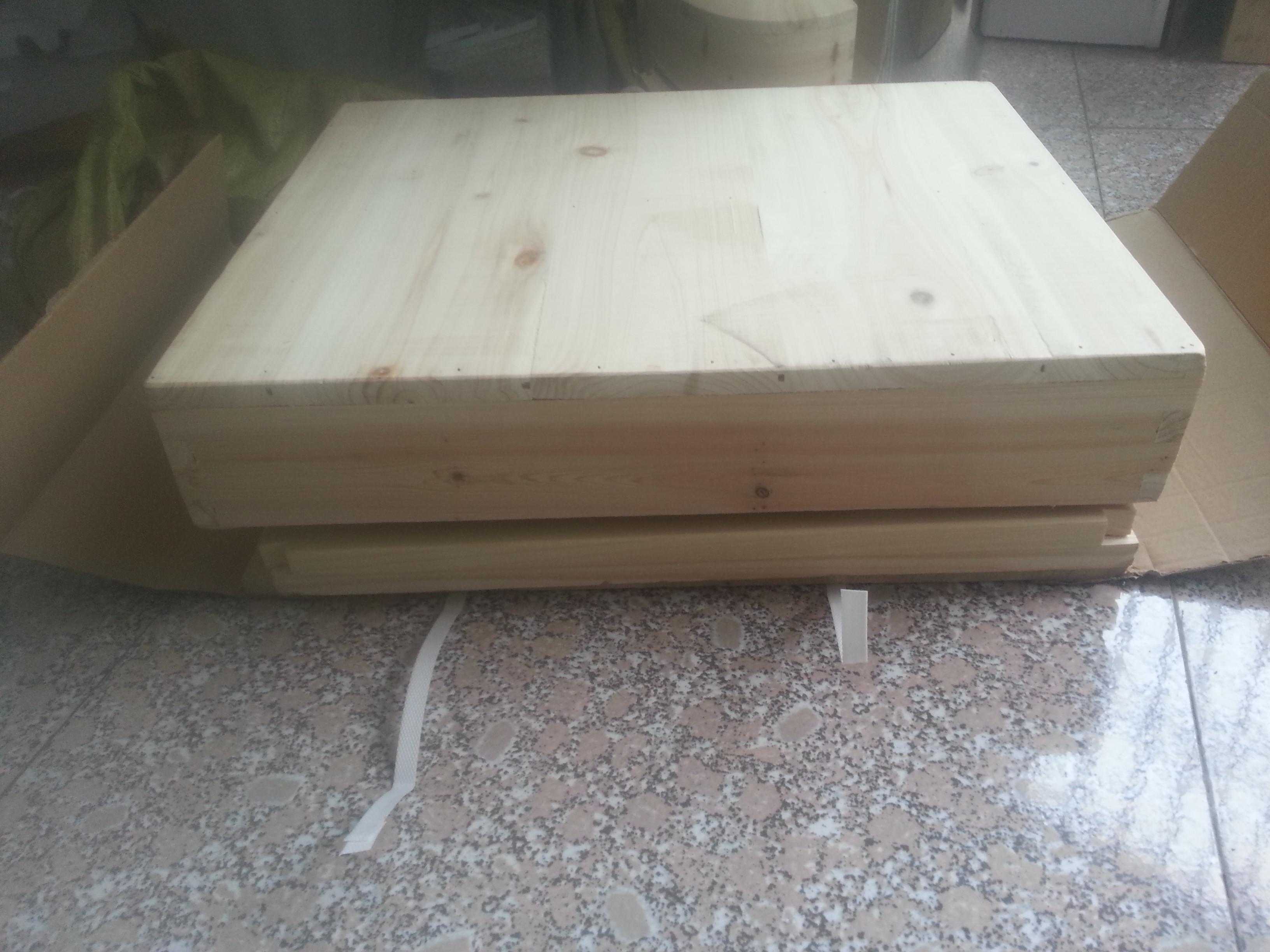 High Quality Chinese Fir Wood Bee Hive Easy To Assemble Natural Material Dadant Beehive