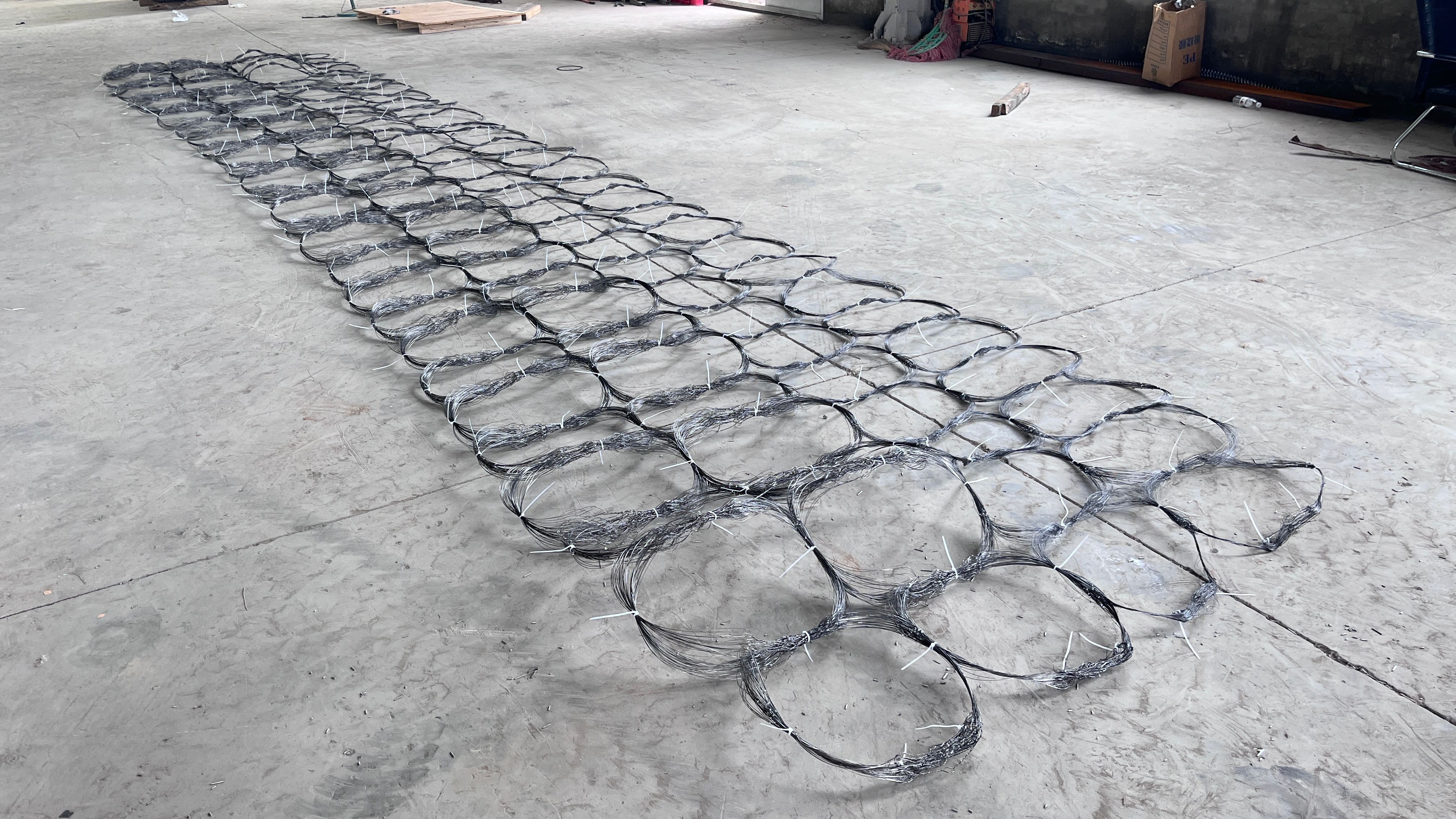 Anti Tank Low Visibility Barrier Wire Fence For Ukrainian Market