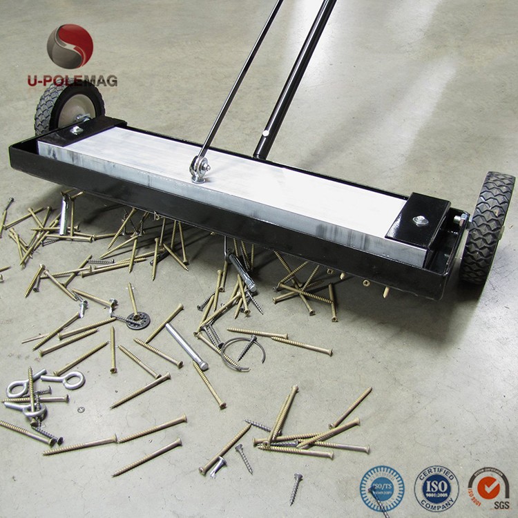 24 Inch Heavy Duty Roofing Industry Wheel Type Pick Up Tools Nails Screws Magnetic Floor Sweeper