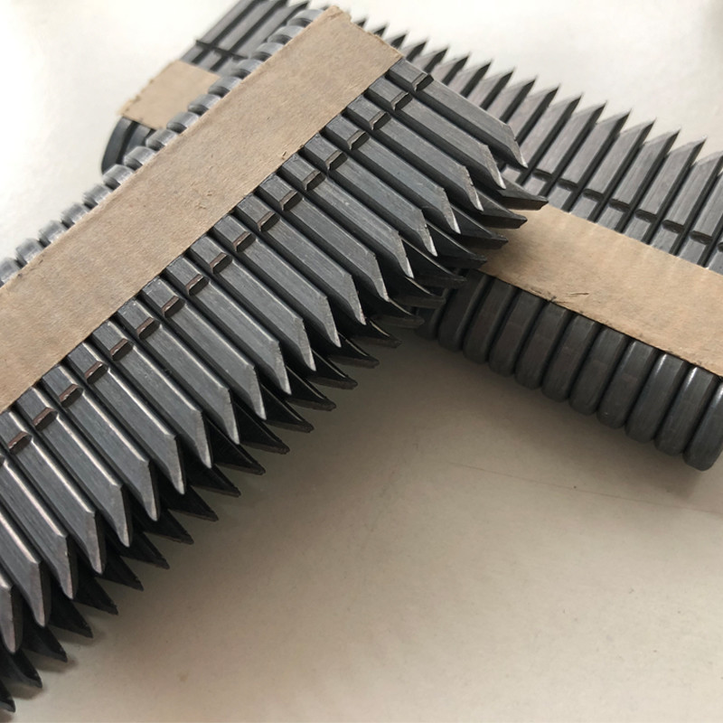 33mm Barbed Fencing Staples 10.5 Gauge Hot Dip Galvanised Divergent Point