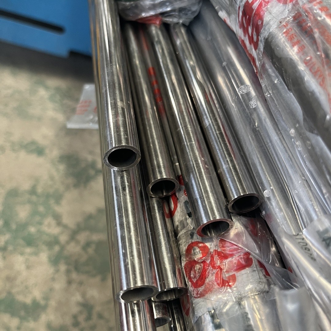 ASTM A276 TP 304 SS Pipe BA 8K 12.7 19mm 38.1mm Thickness 1.5mm Anneal Bright Surface