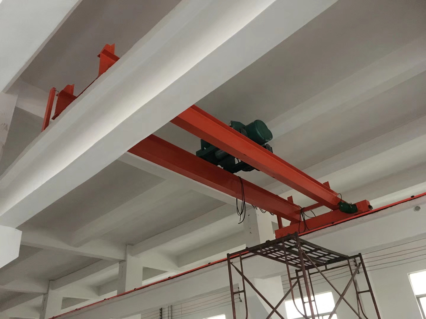 China's high quality and low price light 2 tons double beam bridge crane, simple double beam lifting machinery, double b