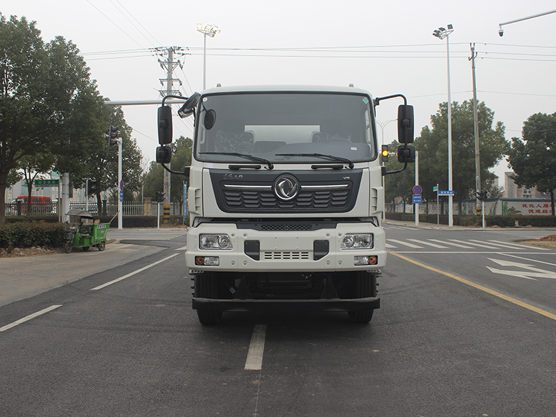 Dongfeng Three-axle Ordinary Liquid Transport Vehicle