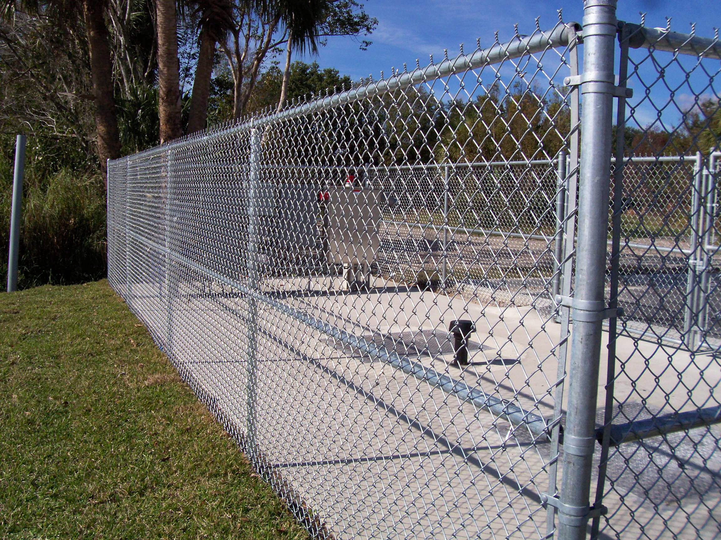 2.1mx10mx50x50mm galvanized steel chain link fence from ". Victoria "