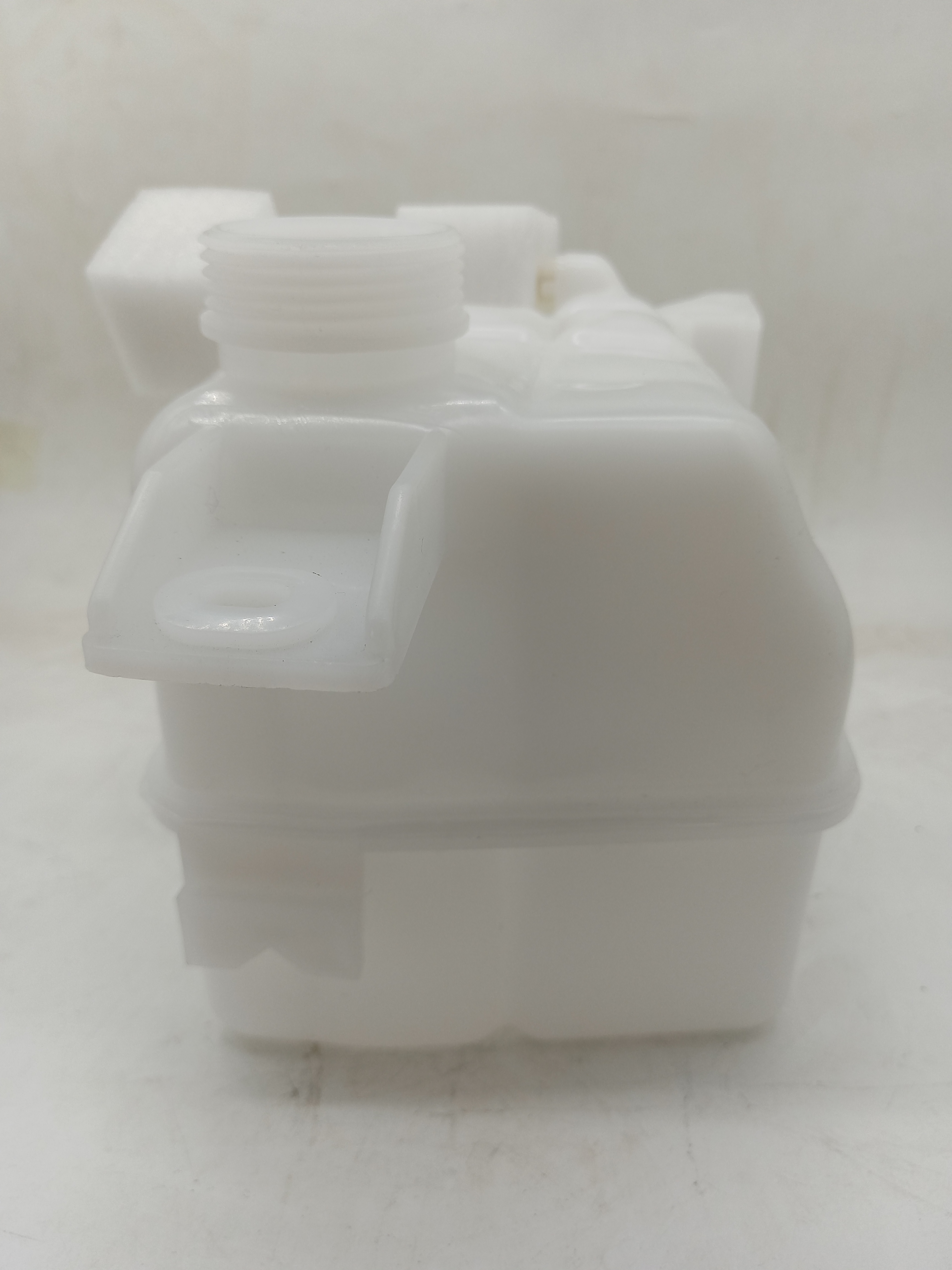 Auto Parts Gasket Cylinder Head Expansion Tank OEM 96837836 for Chevrolet Captiva 2006-2010 Guaranteed Performance