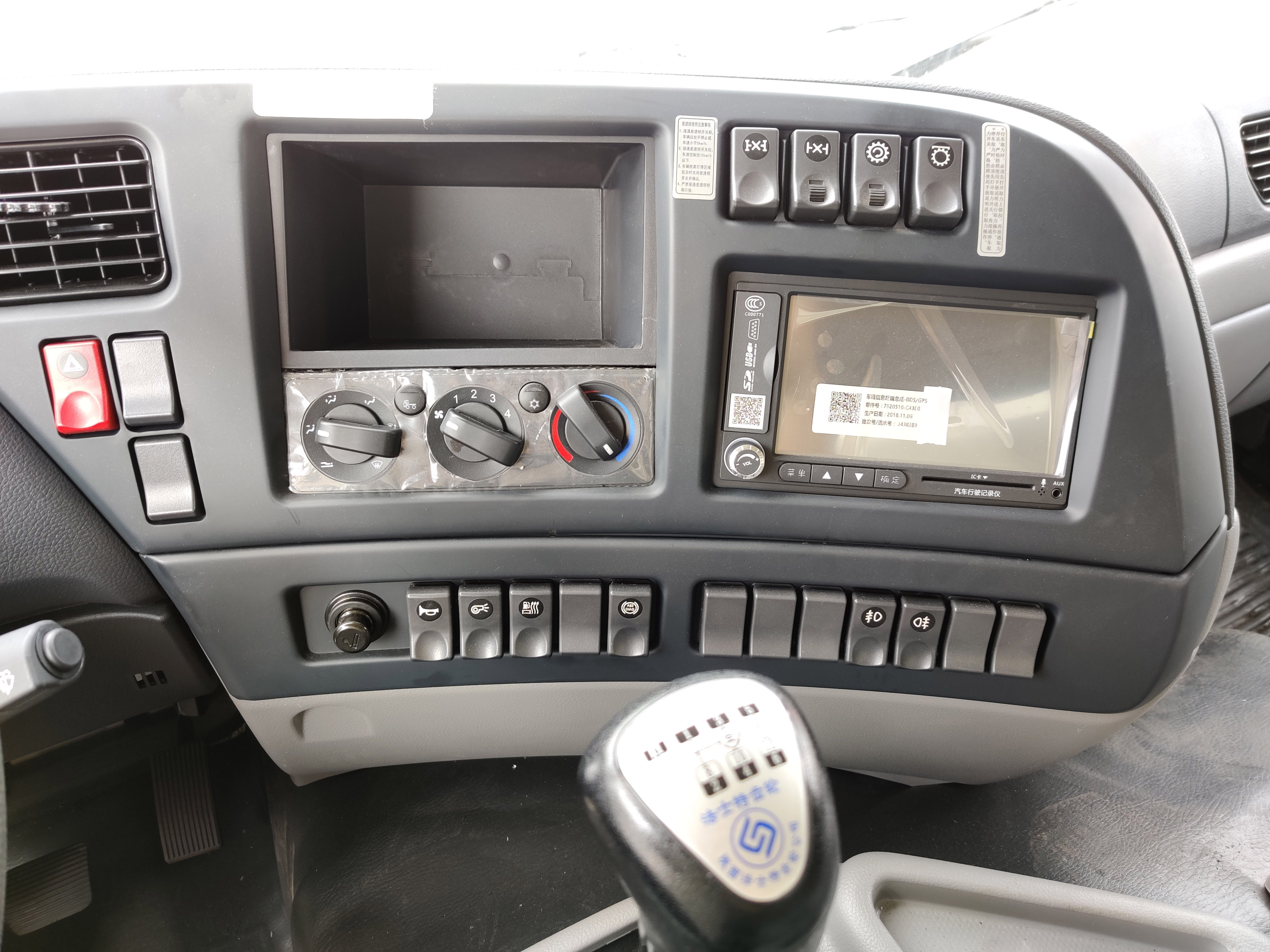 6 Passengers DOULIKE 130HP Mini Dump Truck 4x4 Tipper Truck YC4D130-33 Diesel Engine 5 Speed Euro 3 4 6L