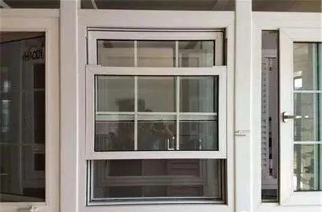 Brushed 0.8mm 6061 T4 Glass Aluminium Door Frame Extrusions