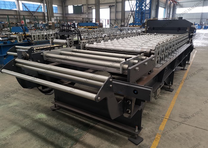 Hydraulic 75mm Corrugated Metal Roofing Machine 0.3mm Standing Seam Roof Former