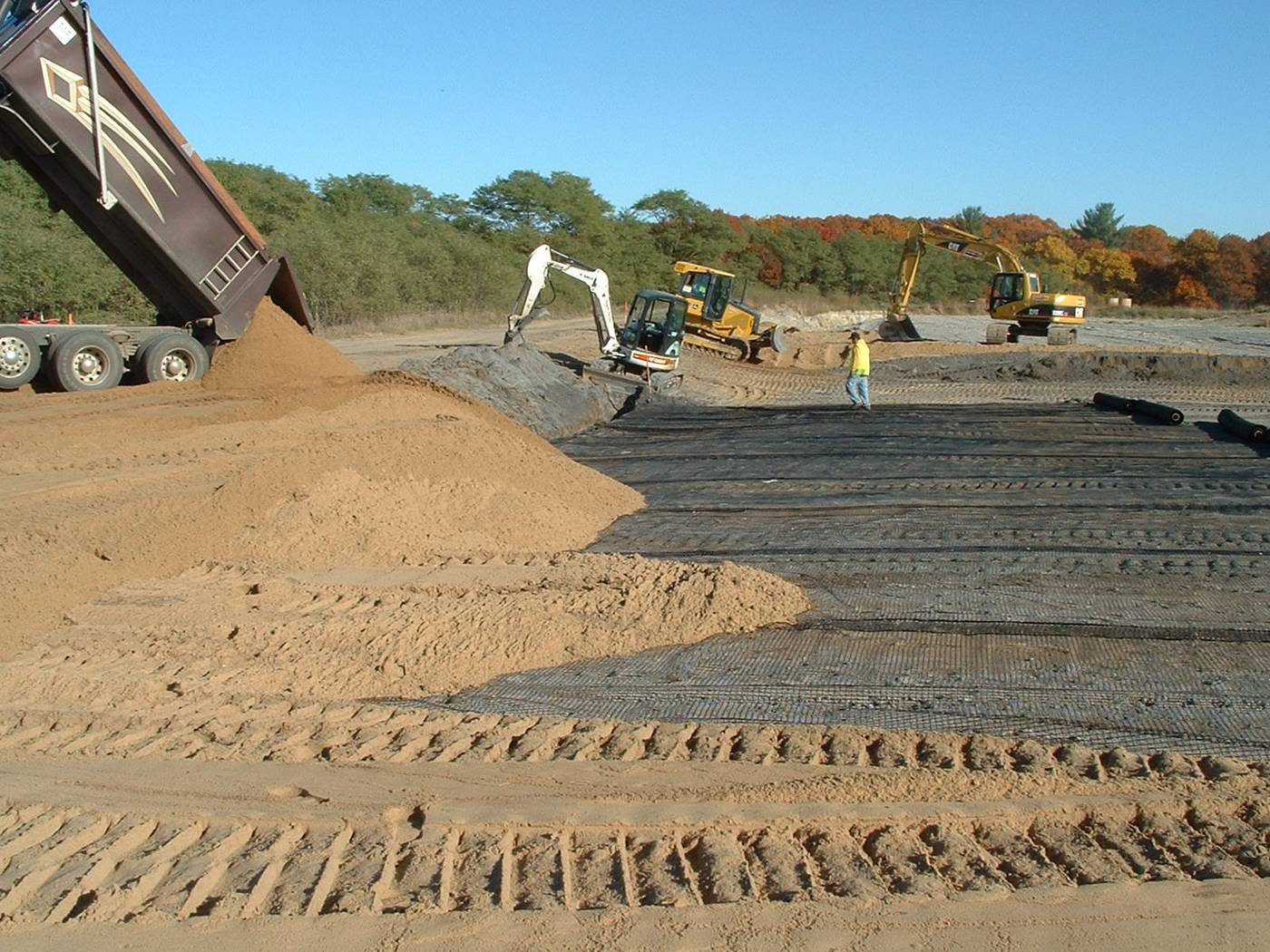 50-50kn Polyester Geogrid/ PET Geogrid for Reinforcing Riverbanks Roadbed Application
