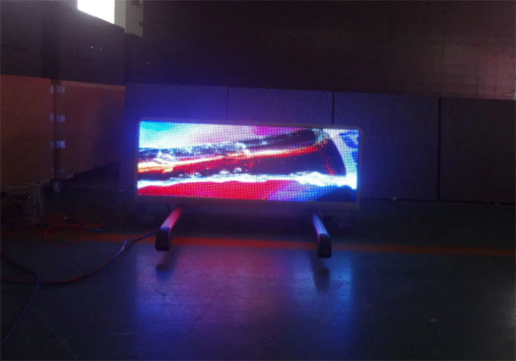 IP65 P4 Advertising Car Roof Led Sign 3G 4G Wifi Wireless 5500cd/Sqm