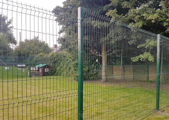 Custom Pvc Powder Coated 2D Welded Mesh Fencing Low Carbon Iron Wire