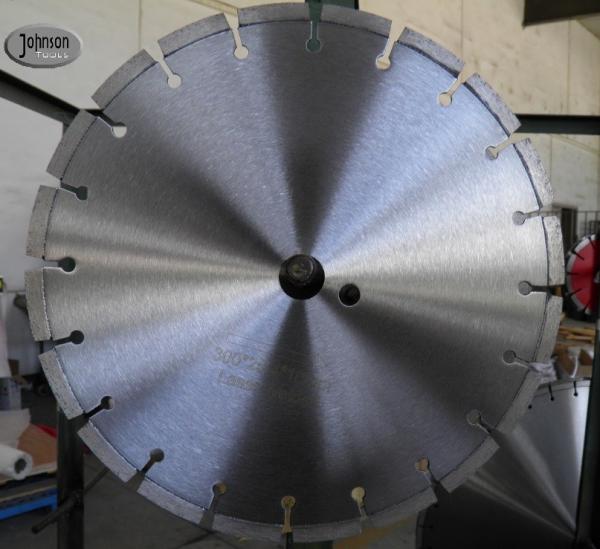 Diameter 300mm Super Thin Hand Held Saw Blade For Fast Cutting Reinforced