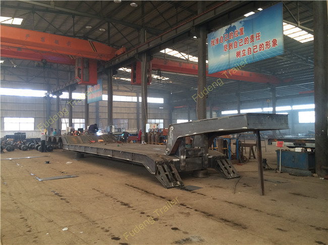 Detachable Gooseneck Lowboy Semi Trailer , Three Axle Low Bed Truck Trailer