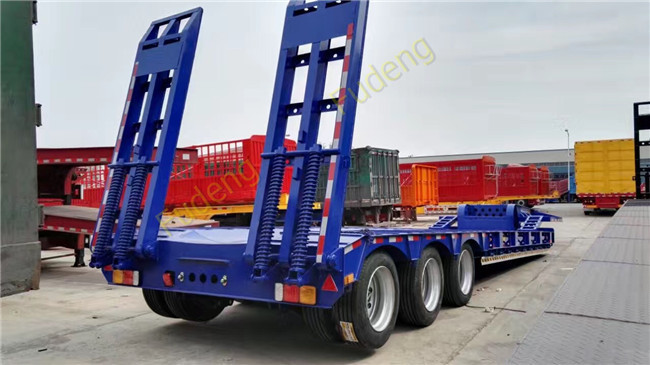 Transport 60ton With 3 Axles Heavy Duty Equipment Lowboy Trailer Optional Dimensions