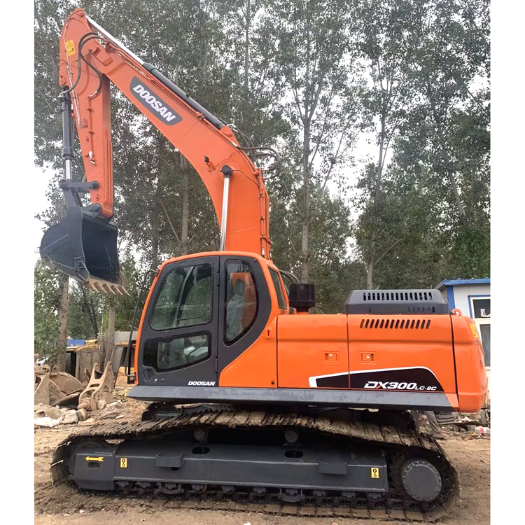 Good Condition 30 Ton Used Doosan DX300 Excavator in Korea 2020 1.27 m3 Bucket Capacity