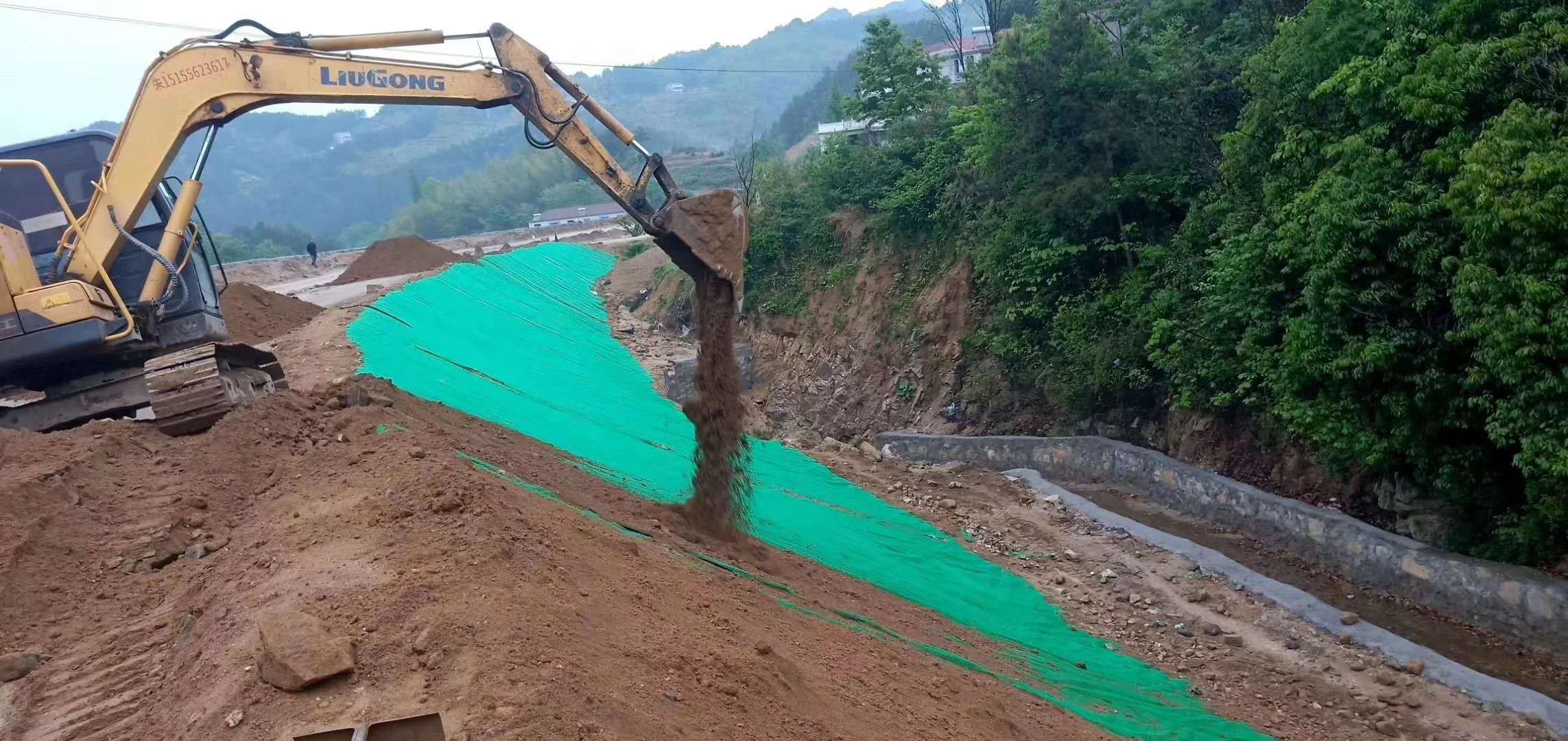 Reinforced Green 3D Geomat for Slope Protection Onsite Training Offered