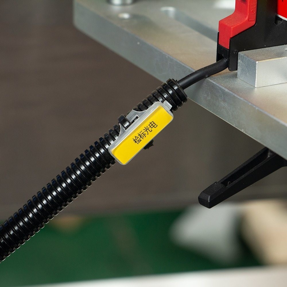 Automatic China commercial 10ml Bottle Sticker Labeling Machine For Small Bottle