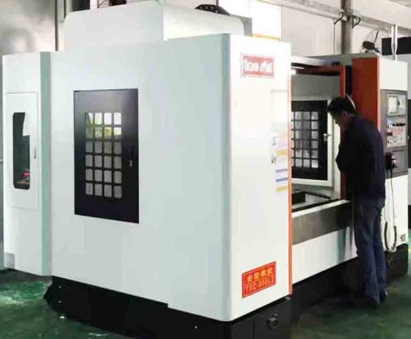 Tapping / Drilling CNC Vertical Machining Center Japan Mitsubishi Fanuc CNC
