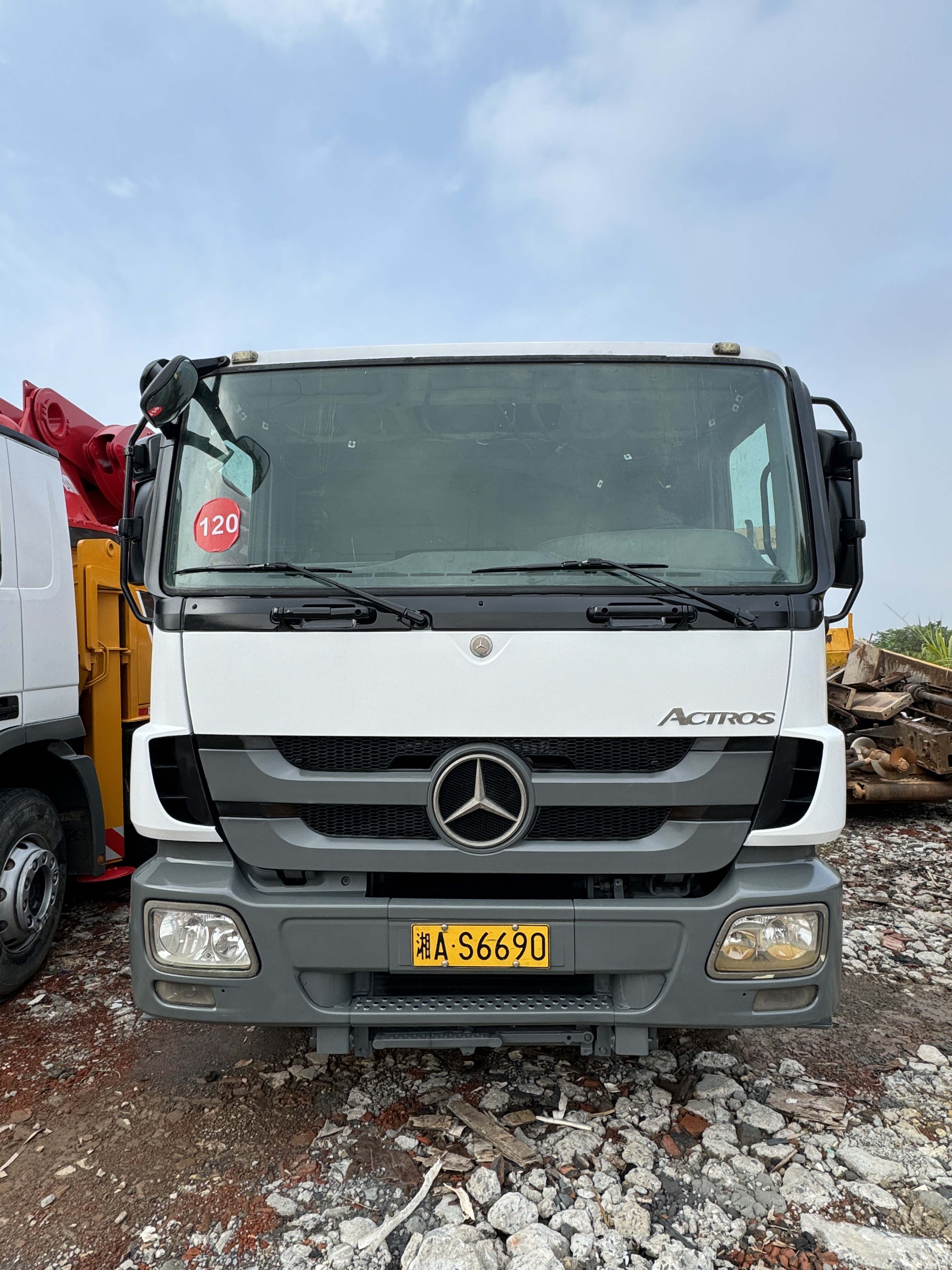 ZOOMLION 2013 Year Concrete Pump Truck 38 M For Sale Used But Stable Condition