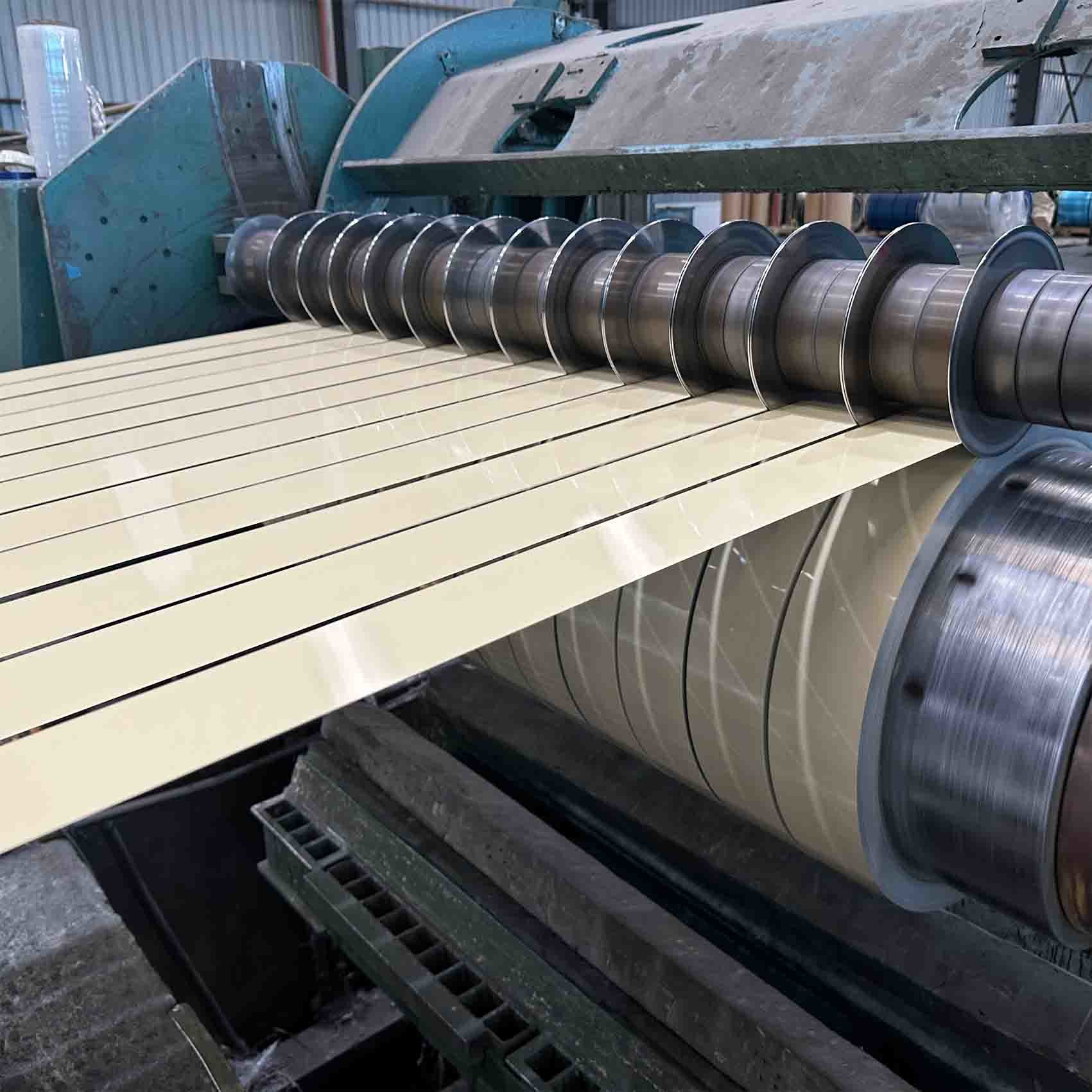 Alloy3105 0.25*173mm Anti-scratch PE Colored Pre-painted Aluminum Strip For Rolling Shutter Door Curtain Making Purpose