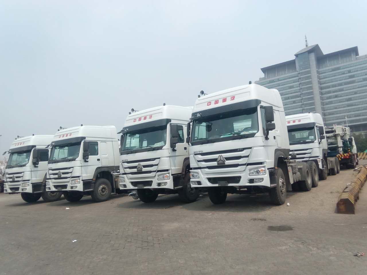 266HP/336hp/371hp Prime Mover Truck Sinotruck Tractor Truck Towing Truck International Prime Mover